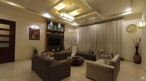 Slightly Used 1000 Sq Yards bungalow for sale3