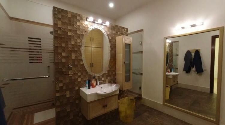 Slightly Used 1000 Sq Yards bungalow for sale8