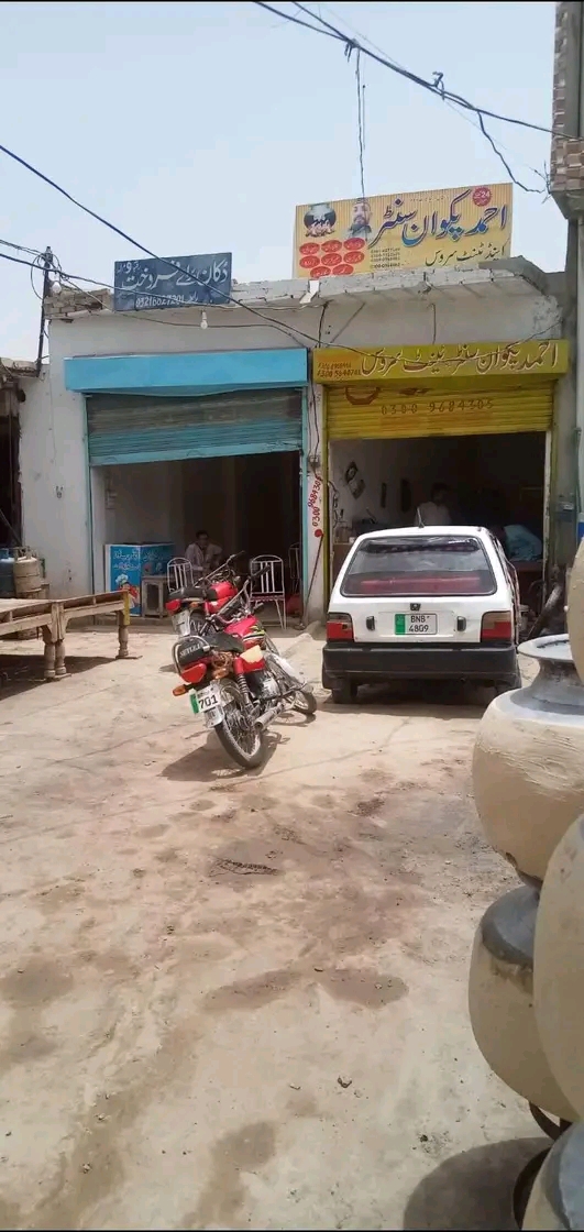 2 Commercial Shop's available on the place of Hussein chowk University road Bahawalpur