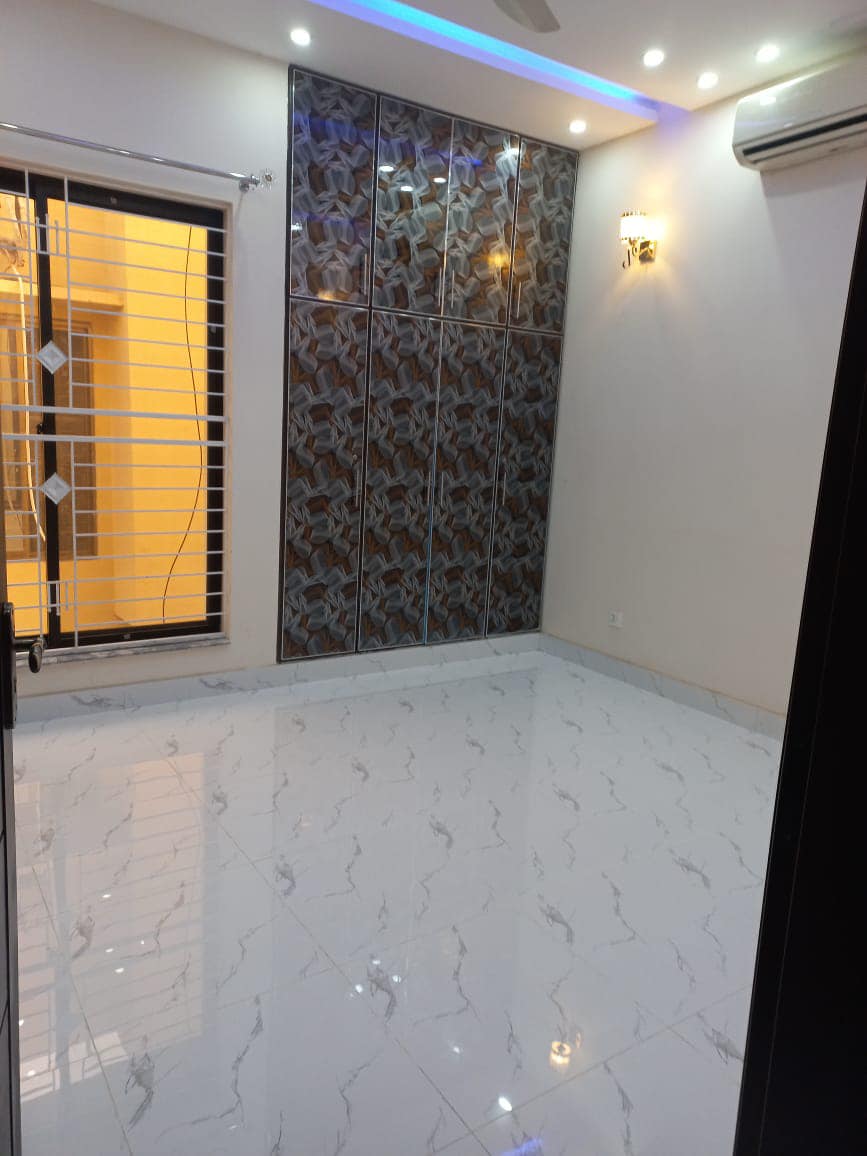 BRAND NEW 5 MARLA UPPER PORTION FOR RENT IN PARAGON CITY LAHORE 8