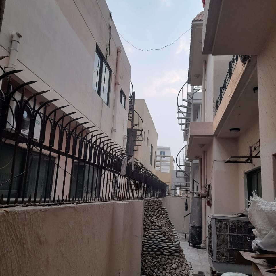 10 mala house for rent in dha lahore 1