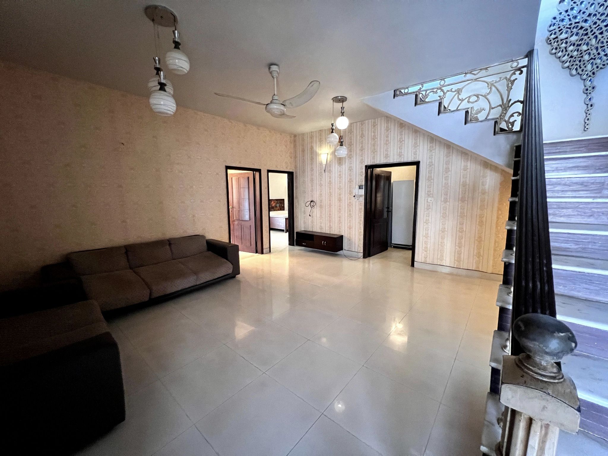 500 Sq Yards Used Bungalow ‘FOR SALE 10