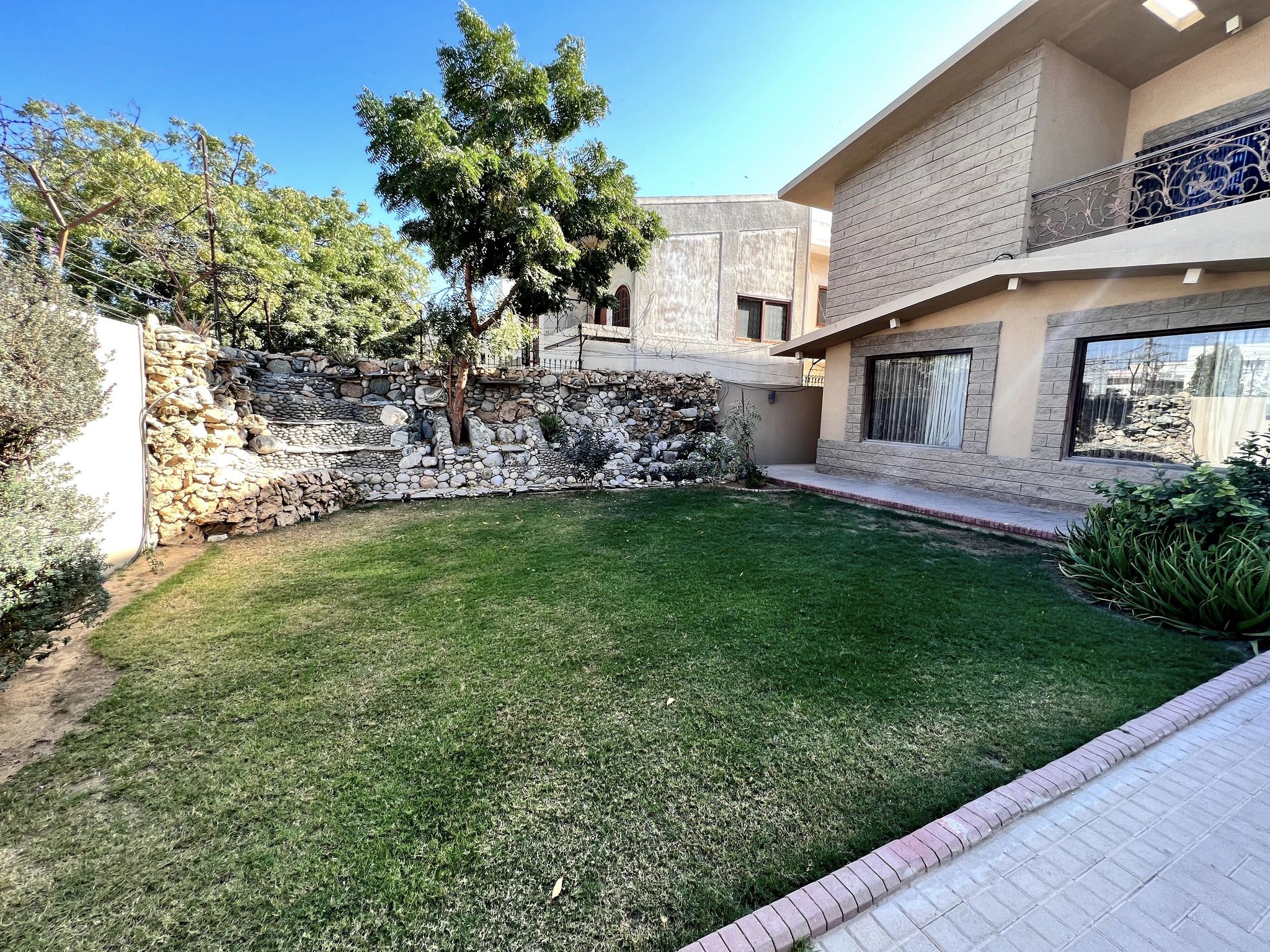 500 Sq Yards Used Bungalow ‘FOR SALE 2