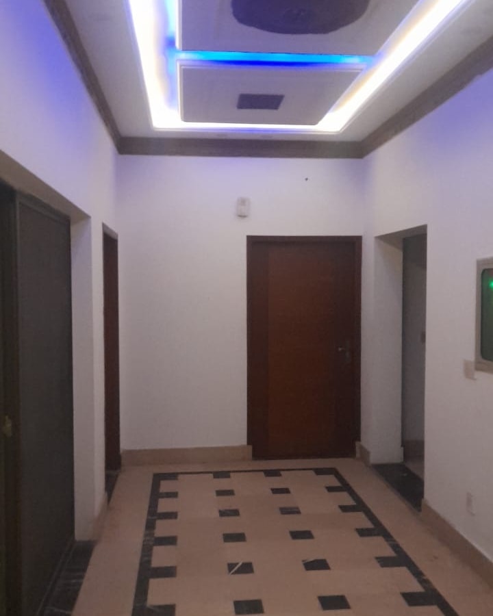 10 Marla House Upper Portion Available For Rent Lahore