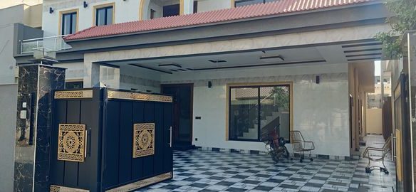 1 Kanal Luxurious House For Sale Etihad Town Lahore