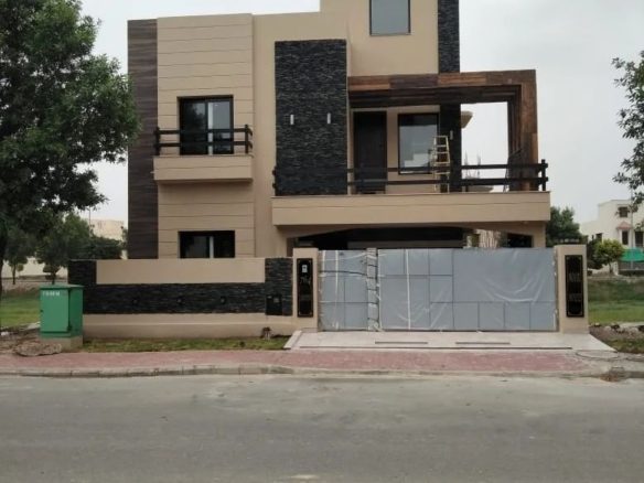 10 Marla Double House For Sale Bahria Town Lahore