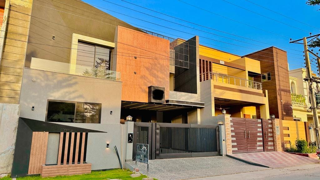 10 Marla Double Story House For Sale In Wapda Town Multan