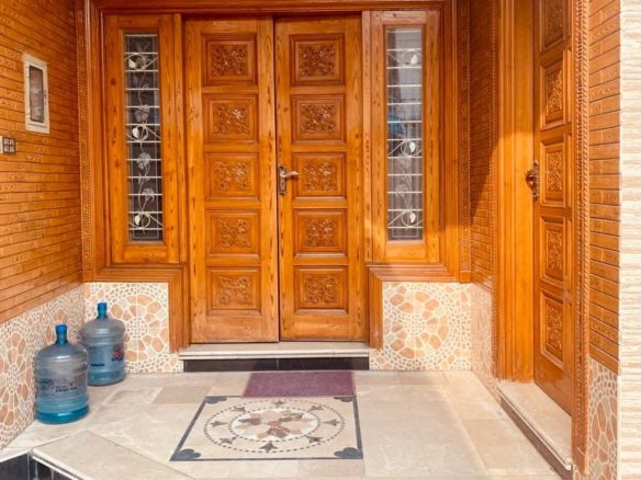 10 Marla Luxurious House For Sale Shahzad Colony, Faisalabad