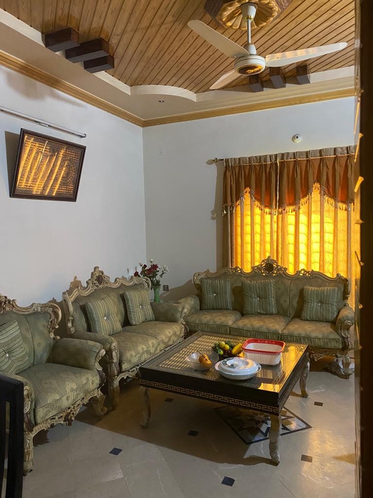 10 Marla Luxurious House For Sale Shahzad Colony, Faisalabad