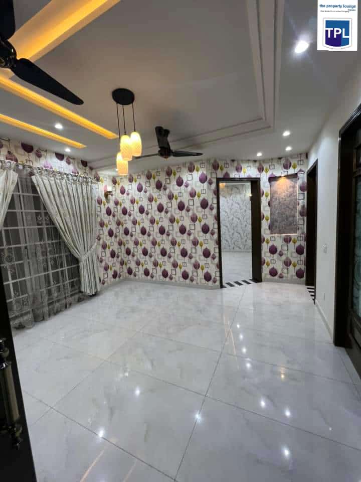 10 Marla Luxury Designer House For Sale Bahria Town Lahore