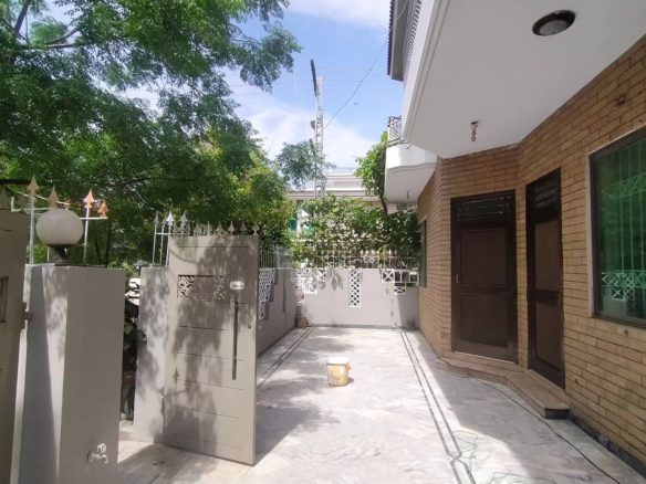 14 Marla Single Story House For Rent In I-8 Islamabad