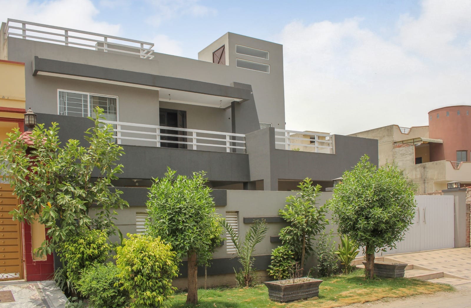 16 Marla Double Storey House For Sale Canal Bank Lahore