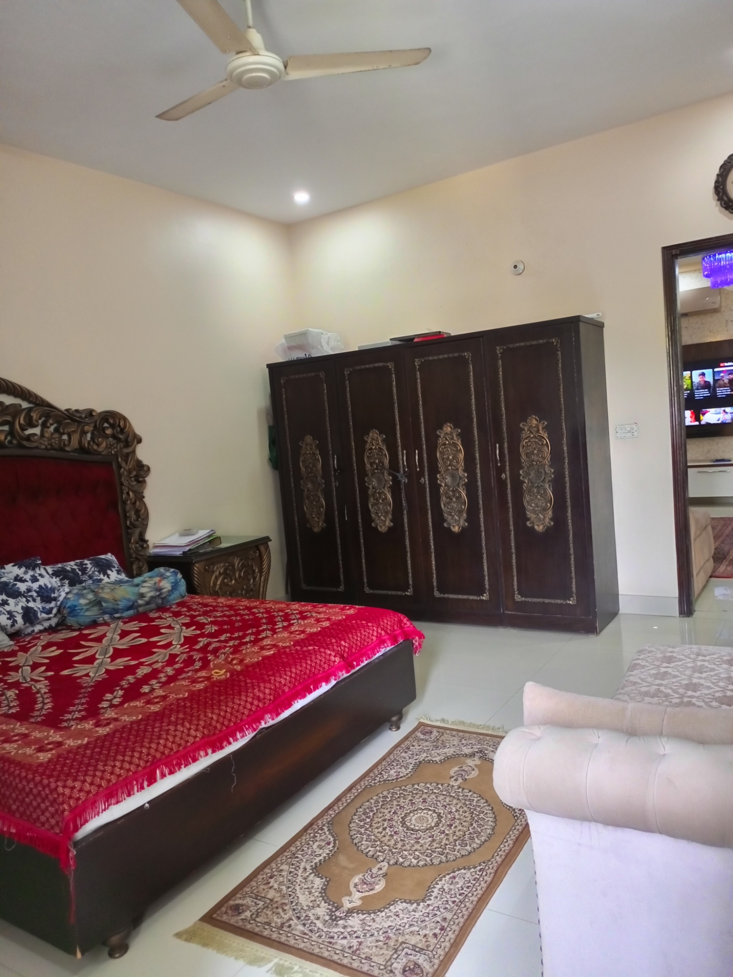 300 sq yards Apartment For Sale Gulshan-e-Iqbal Karachi
