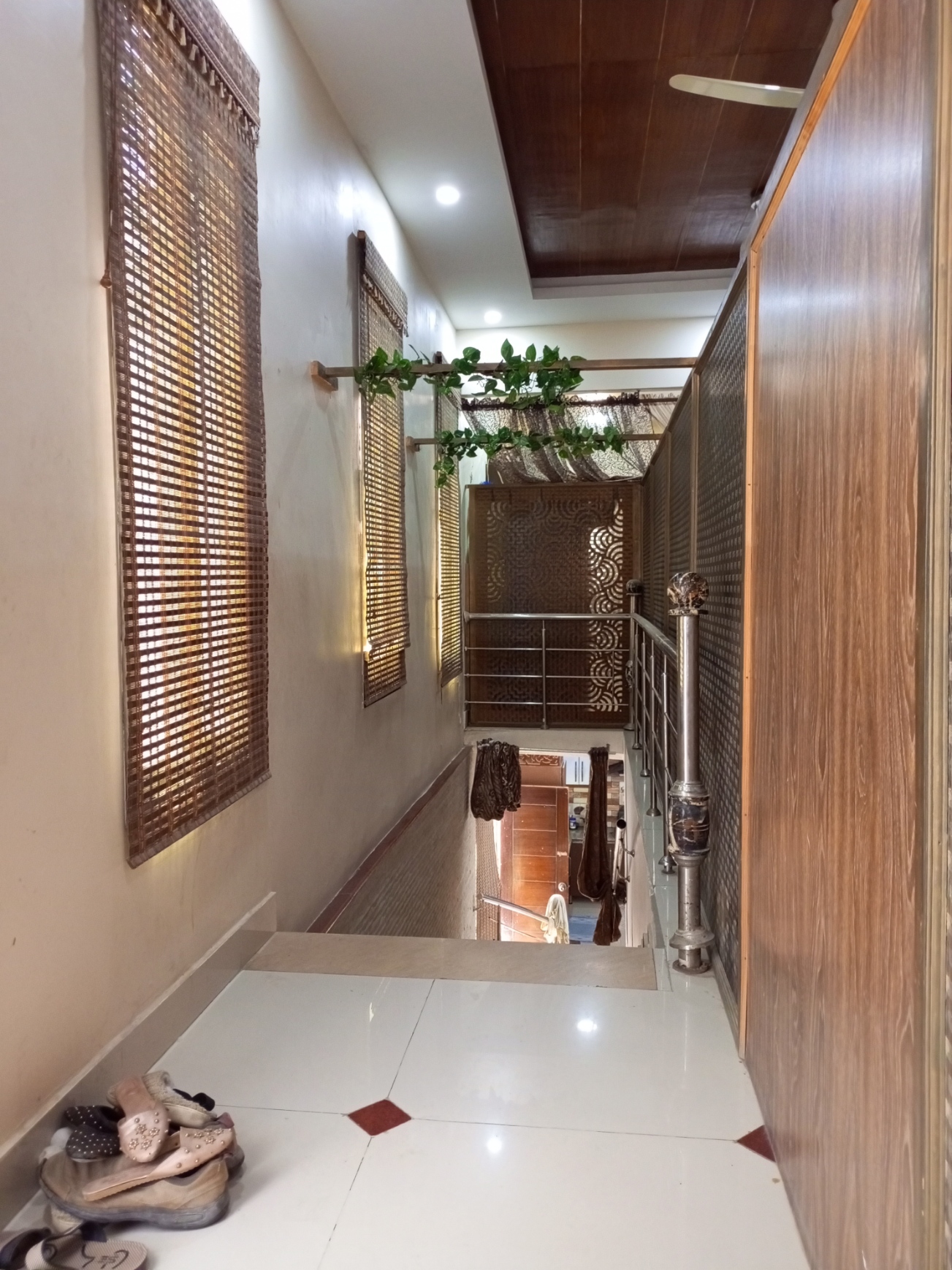 300 sq yards Apartment For Sale Gulshan-e-Iqbal Karachi