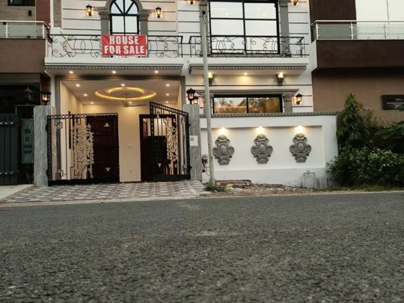 5 Marla Double Storey House For Sale Dream Gardens Lahore.