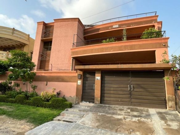 750 SQ.YARDS BANGLOW FOR SALE In GULSHAN-E-MAYMAR, Karachi