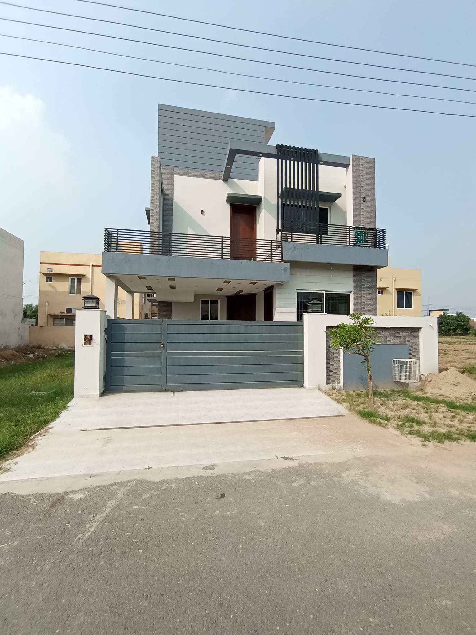 8 Marla Double Storey House For Sale DHA Lahore