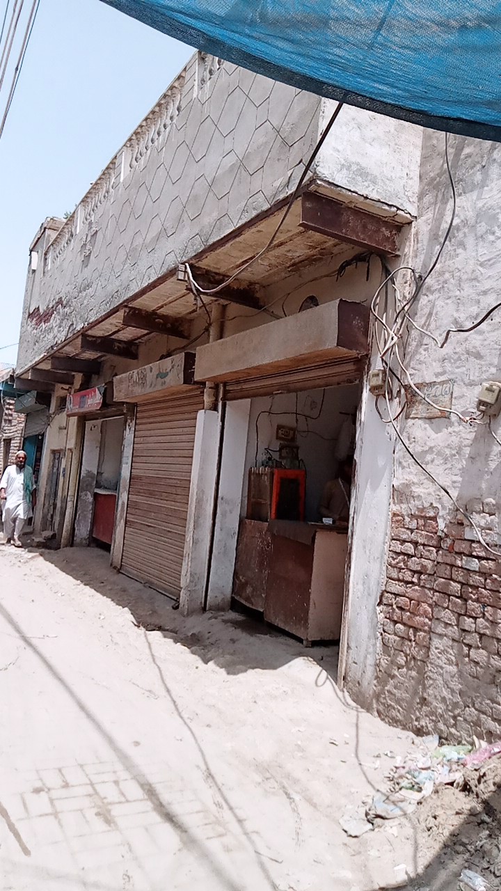 5 Marla Commercial Building For sale Golden Cinema Road khan