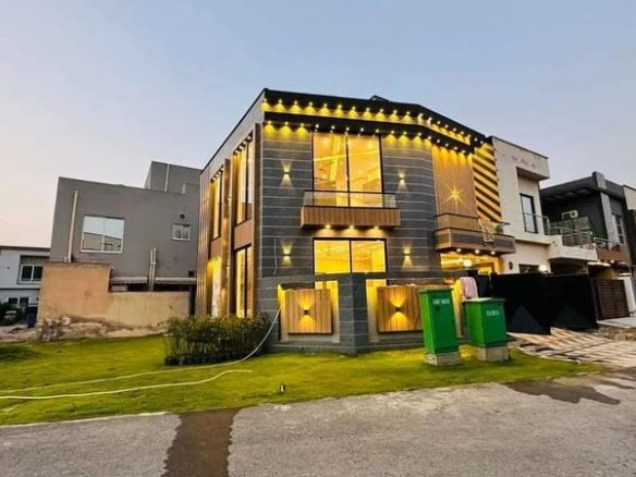 Luxury Designer House For Sale Bahria Town Lahore