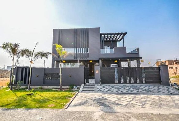 Most Beauty full 4500Sqft House for sale in DHA Lahore