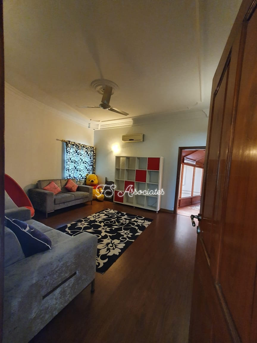 𝟏𝟎𝟎𝟎 𝐘𝐚𝐫𝐝𝐬 𝐁𝐮𝐧𝐠𝐚𝐥𝐨𝐰 𝐟𝐨𝐫 𝐑𝐞𝐧𝐭 Karachi