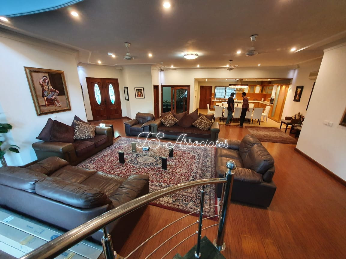 𝟏𝟎𝟎𝟎 𝐘𝐚𝐫𝐝𝐬 𝐁𝐮𝐧𝐠𝐚𝐥𝐨𝐰 𝐟𝐨𝐫 𝐑𝐞𝐧𝐭 Karachi