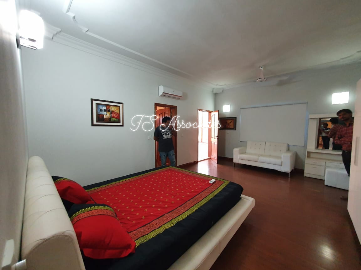 𝟏𝟎𝟎𝟎 𝐘𝐚𝐫𝐝𝐬 𝐁𝐮𝐧𝐠𝐚𝐥𝐨𝐰 𝐟𝐨𝐫 𝐑𝐞𝐧𝐭 Karachi