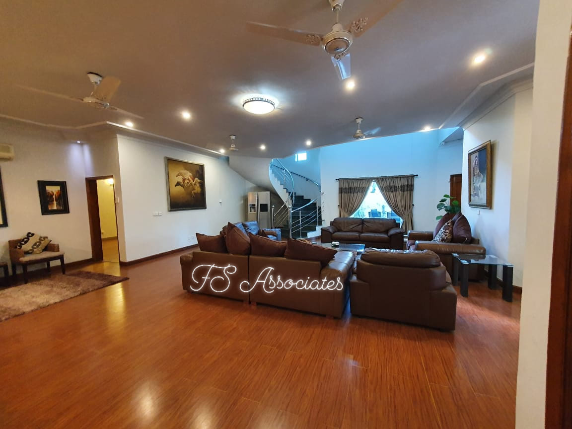 𝟏𝟎𝟎𝟎 𝐘𝐚𝐫𝐝𝐬 𝐁𝐮𝐧𝐠𝐚𝐥𝐨𝐰 𝐟𝐨𝐫 𝐑𝐞𝐧𝐭 Karachi