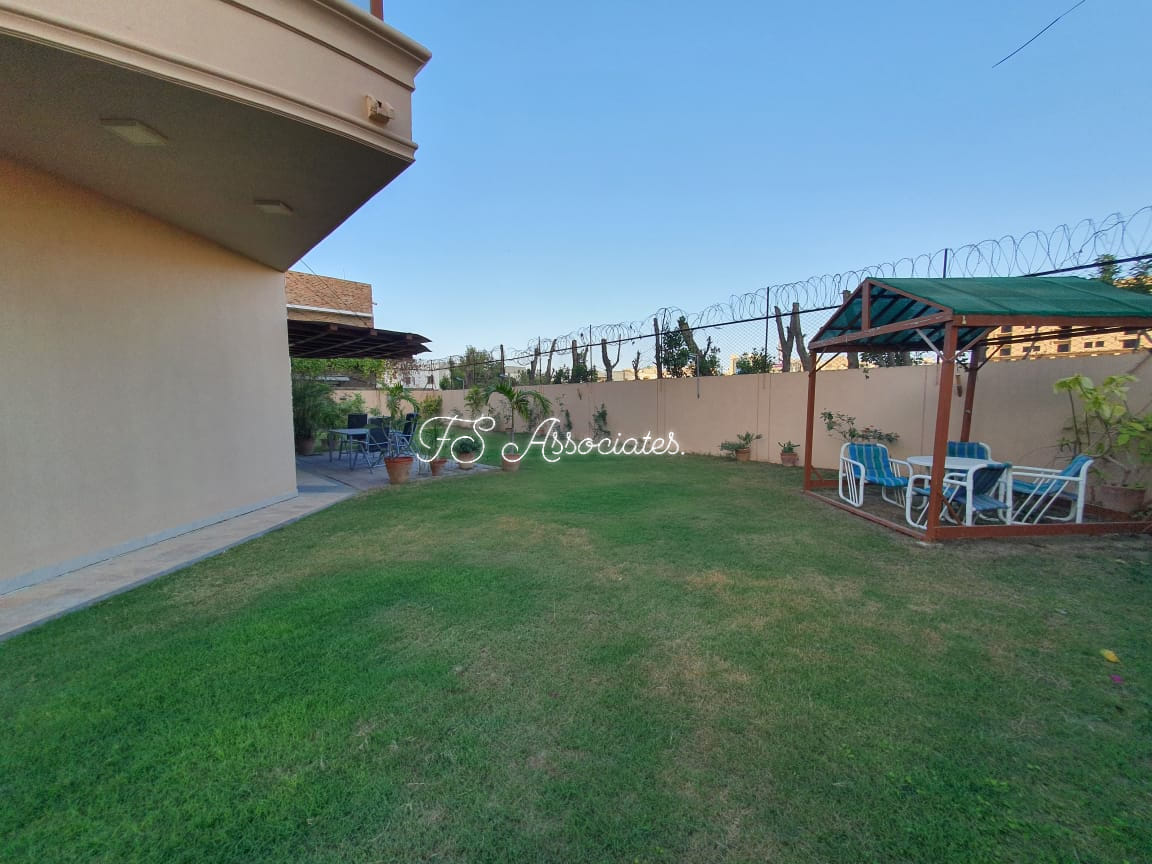 𝟏𝟎𝟎𝟎 𝐘𝐚𝐫𝐝𝐬 𝐁𝐮𝐧𝐠𝐚𝐥𝐨𝐰 𝐟𝐨𝐫 𝐑𝐞𝐧𝐭 Karachi