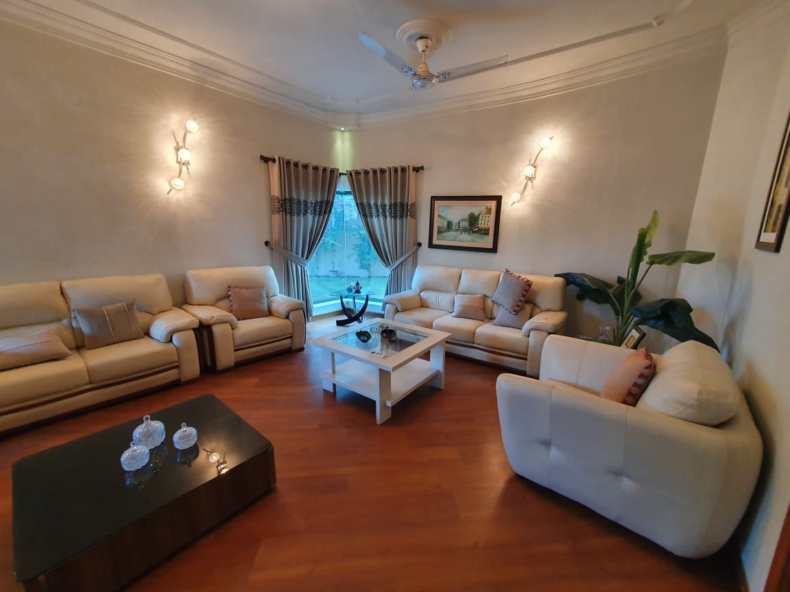 𝟏𝟎𝟎𝟎 𝐘𝐚𝐫𝐝𝐬 𝐁𝐮𝐧𝐠𝐚𝐥𝐨𝐰 𝐟𝐨𝐫 𝐑𝐞𝐧𝐭 Karachi