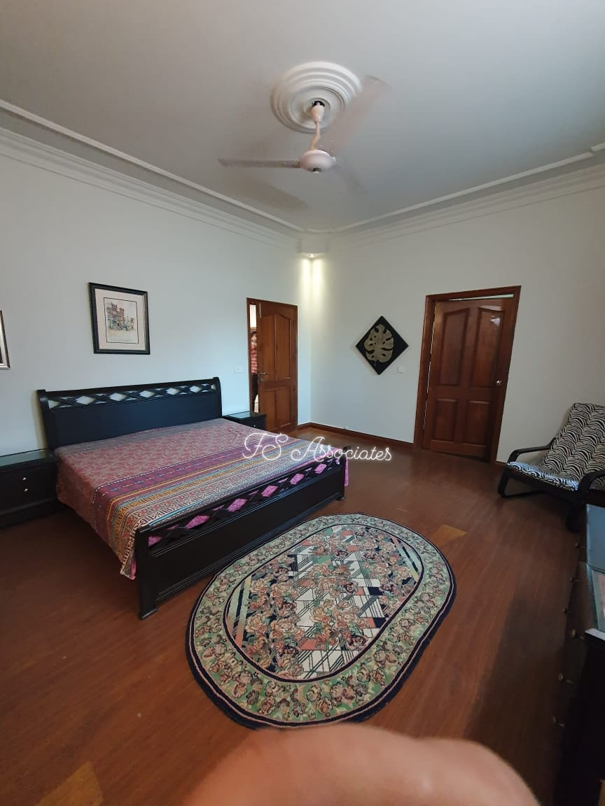 𝟏𝟎𝟎𝟎 𝐘𝐚𝐫𝐝𝐬 𝐁𝐮𝐧𝐠𝐚𝐥𝐨𝐰 𝐟𝐨𝐫 𝐑𝐞𝐧𝐭 Karachi