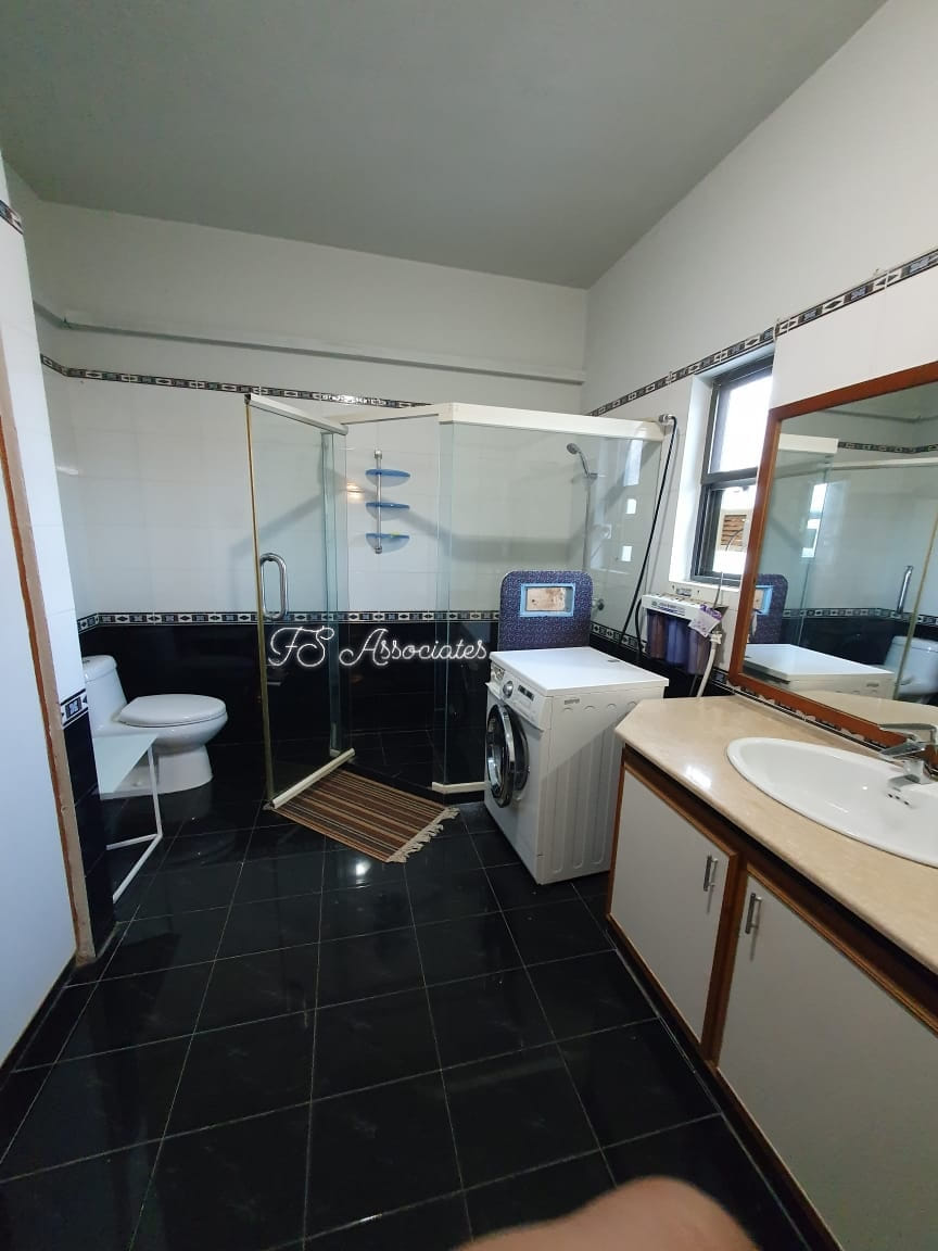 𝟏𝟎𝟎𝟎 𝐘𝐚𝐫𝐝𝐬 𝐁𝐮𝐧𝐠𝐚𝐥𝐨𝐰 𝐟𝐨𝐫 𝐑𝐞𝐧𝐭 Karachi