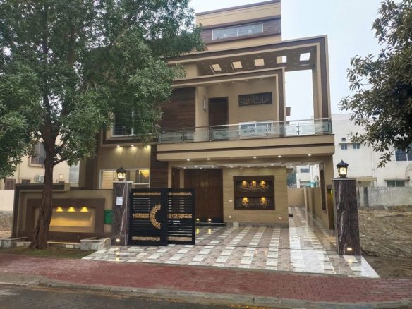 10 Marla House For Sale Bahria Town Lahore