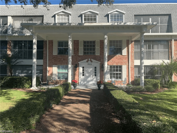 1900 Alamanda Dr APT 108, Naples, FL 34102