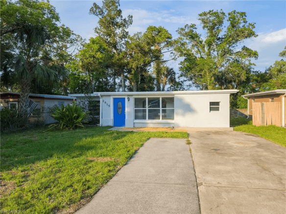 2415 Anastasia Dr, South Daytona, FL 32119