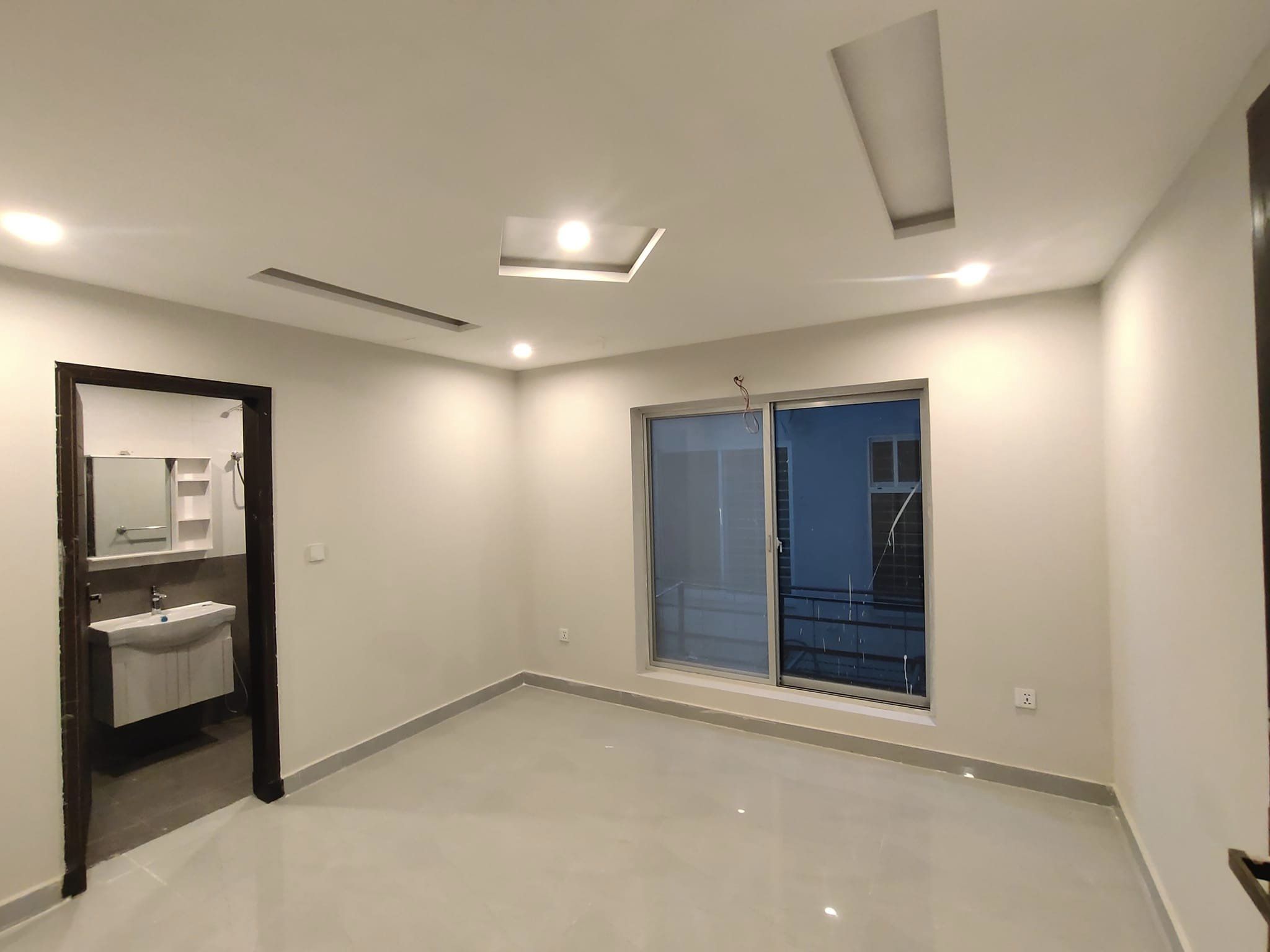 700 Sq Ft Apartment For Sale Bahria Town Lahore