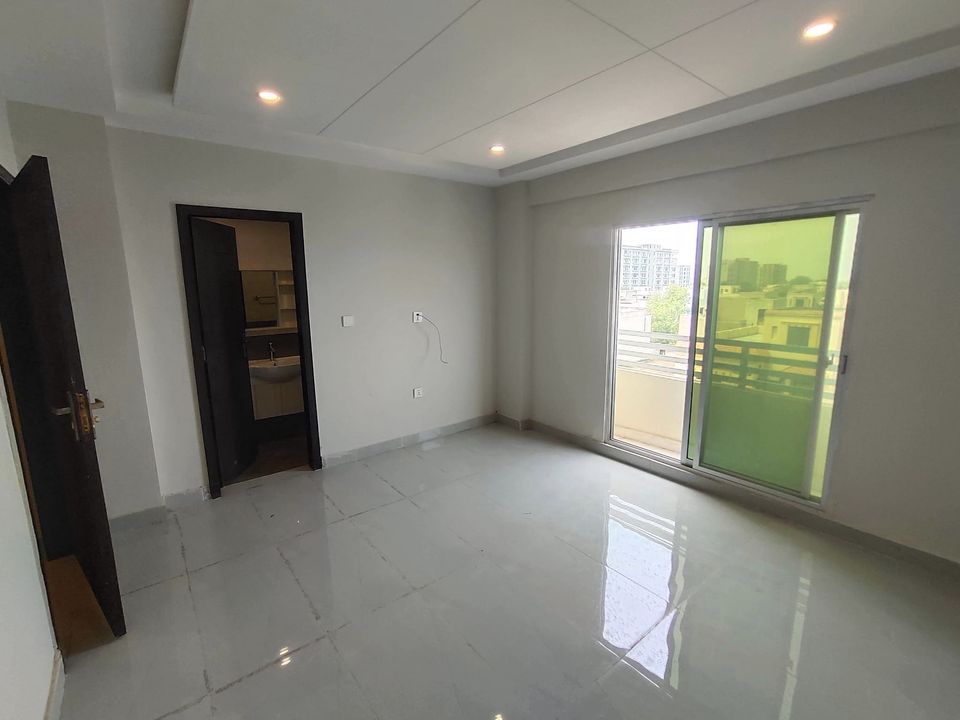 Apartment For Sale Iqbal Block Sector E, Bahria Town Lahore 442 Sq Ft Apartment For Sale Bahria Town Lahore