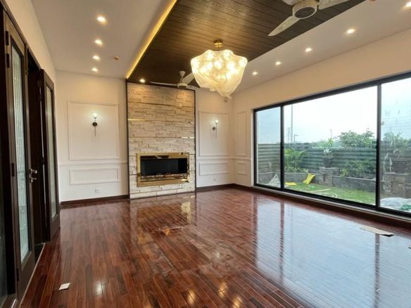 1 Kanal Bungalow For Sale DHA Lahore