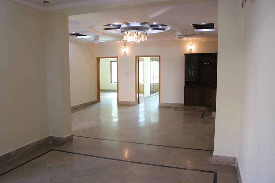 10 Marla House For Sale Bahria Town Lahore