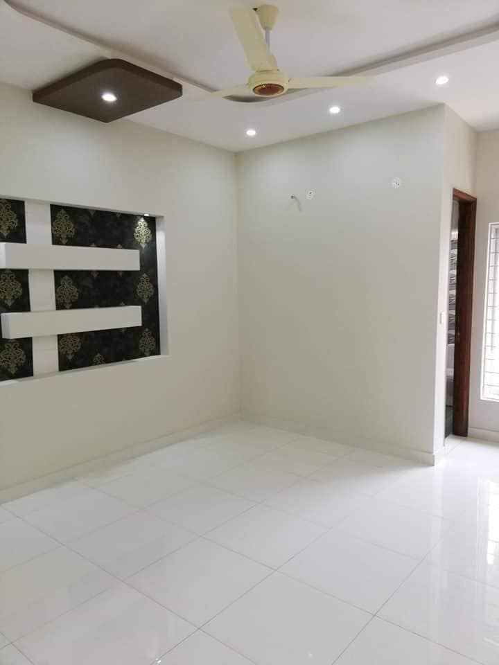 10 Marla House For Sale Bahria Town Lahore