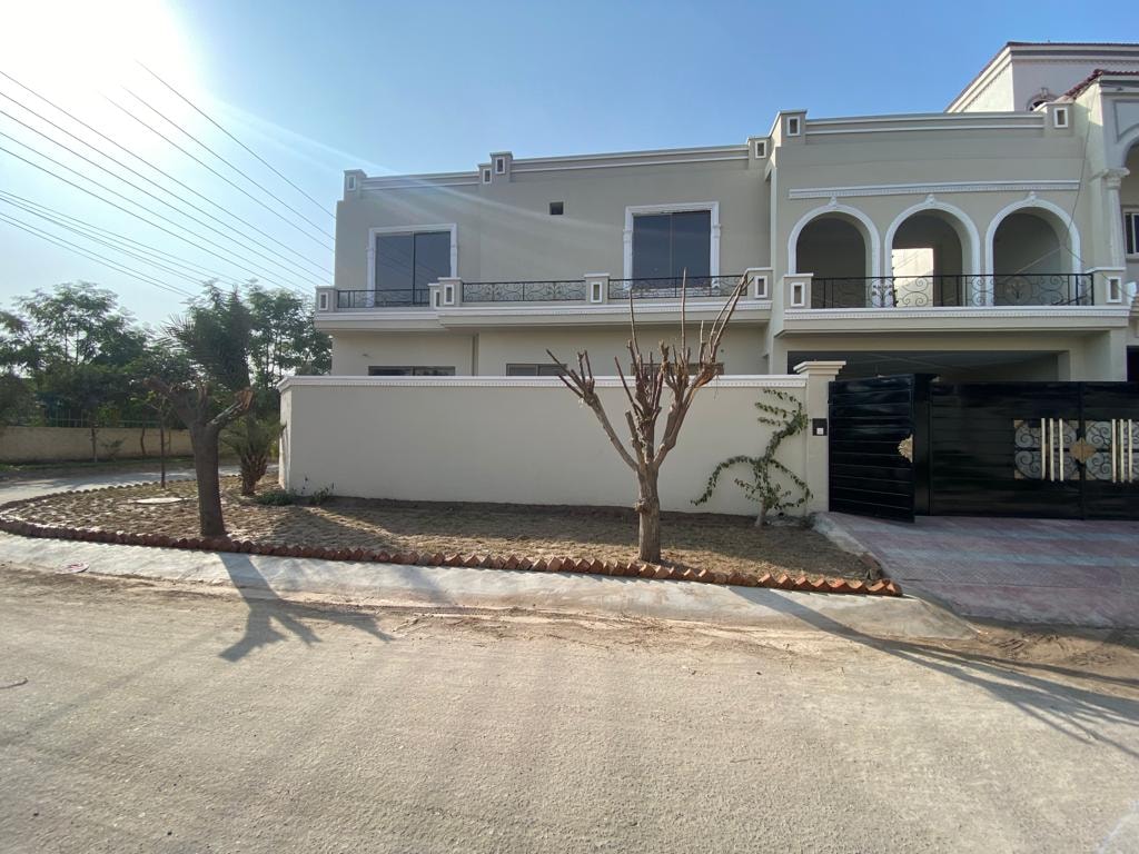 10 Marla House For Sale Model Town Multan