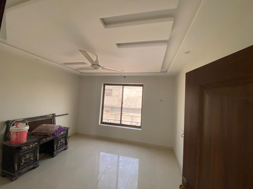 10 Marla House For Sale Model Town Multan