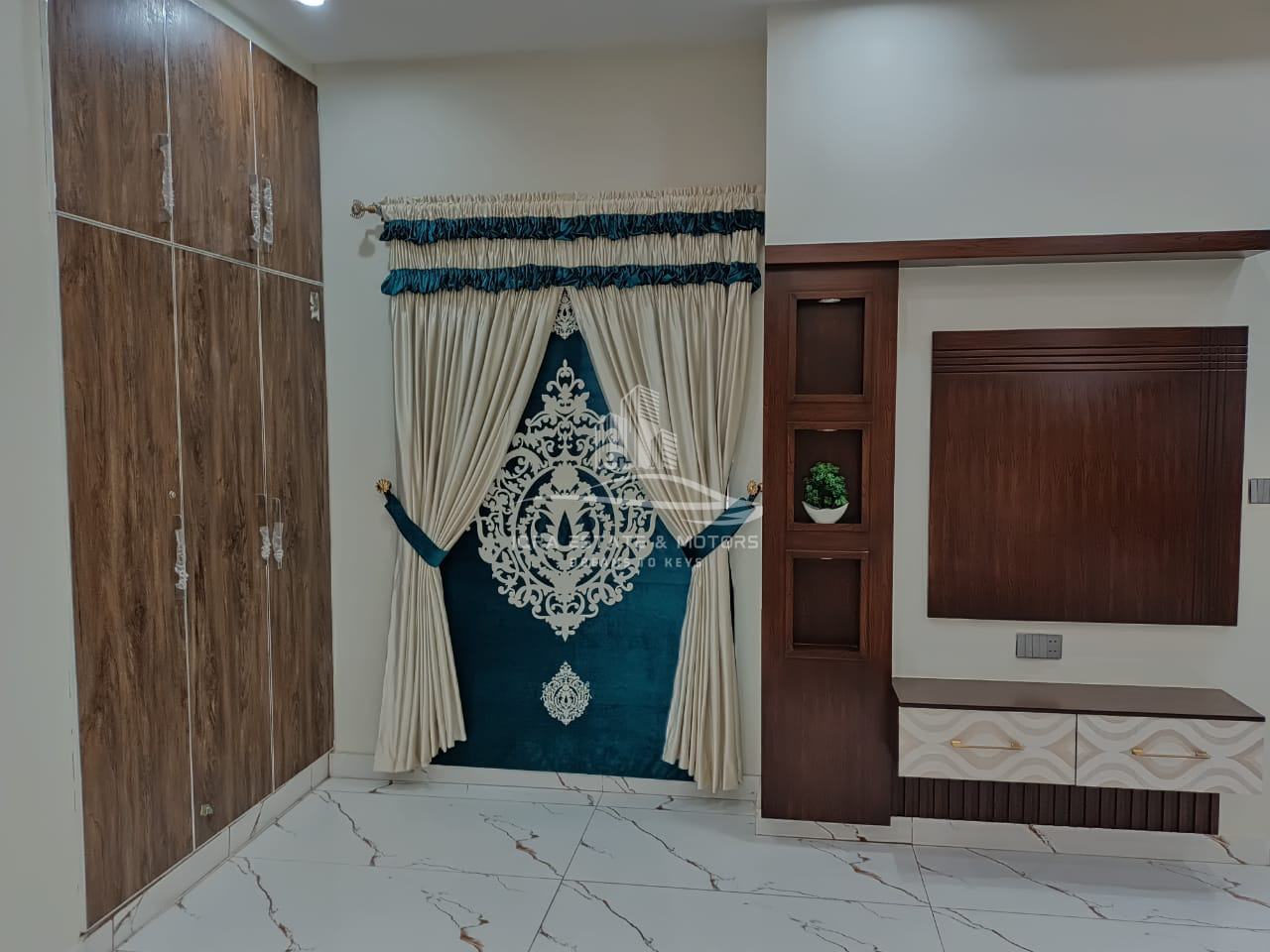 10 Marla House For sale Canal View Gujranwala