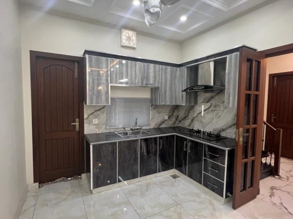 10 Marla Portion For Rent Citi Housing Gujranwala