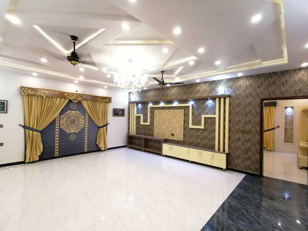 15 Marla House For Sale D C Colony Gujranwala