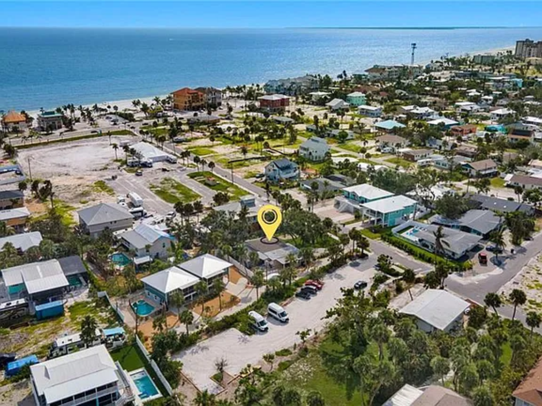 206 Connecticut St, Fort Myers Beach, FL 33931