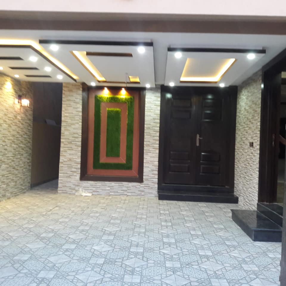 8 Marla House For Sale Bahria Town Lahore