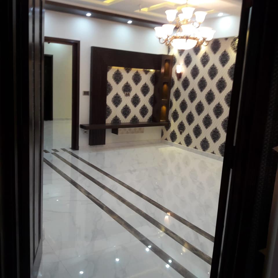 8 Marla House For Sale Bahria Town Lahore