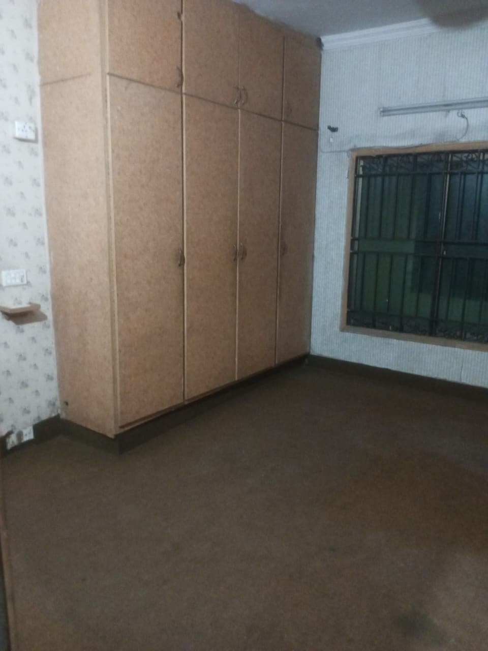 Flat For Rent Garden Town Lahore