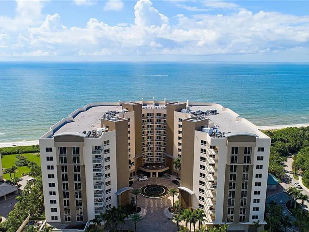 11125 Gulf Shore Dr APT 1005, Naples, FL 34108